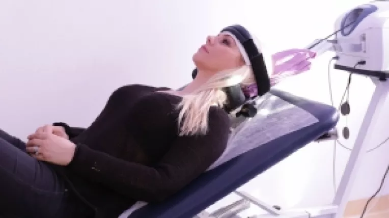 Adina din trupa Heaven, de urgenta la doctor, cu dureri de coloana