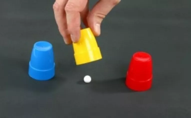 Alba-neagra cu harta tarii: Traian Basescu se joaca cu soarta cetatenilor Romaniei
