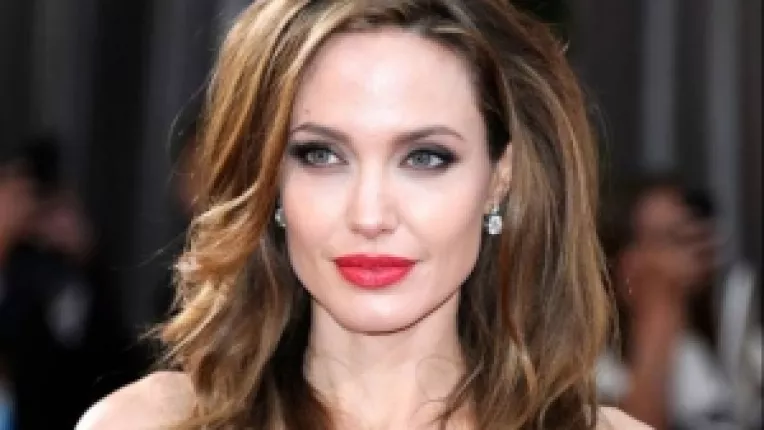Angelina Jolie traieste in fiecare zi ca si cum ar fi ultima