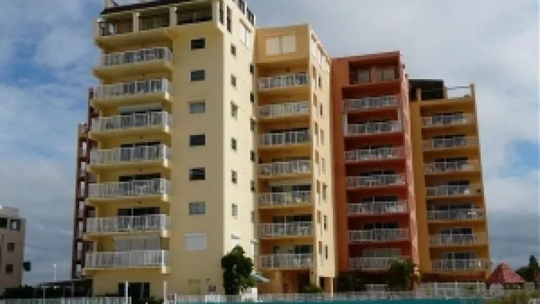 Apartamentele nevandute pot ajunge la politisti.