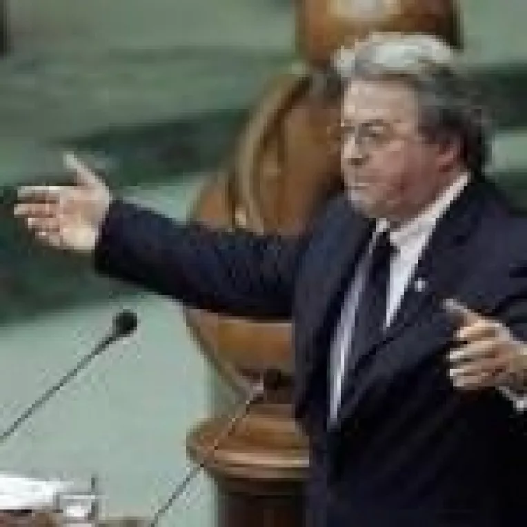 C.V. Tudor despre Liviu Mihaiu: Pe naparstocul cu sarme-n nas l-am calcat in picioare