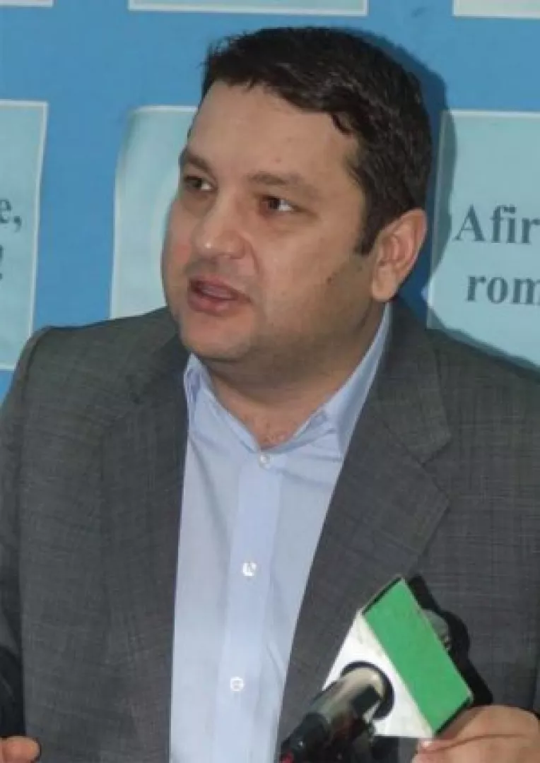 Conservatorii se reorganizeaza pentru a face fata alegerilor parlamentare