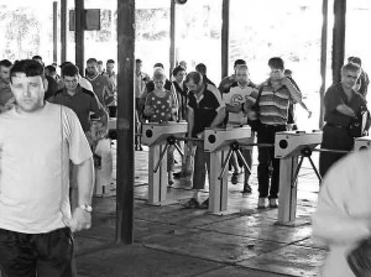 Decizie cu dus-intors