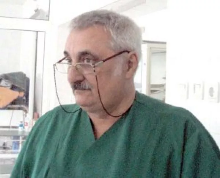 Doctorul Bacalbasa vrea sa fie reabilitat