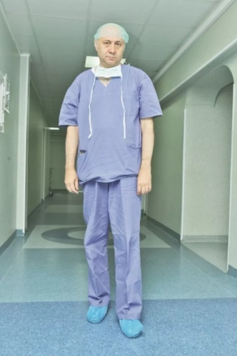 Doctorului IRINEL POPESCU: La multi ani, cu respect si recunostinta!