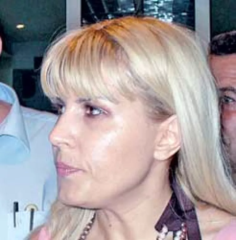 Elena Udrea: "Ori ne luptam cu Mazare, ori ne predam toti"