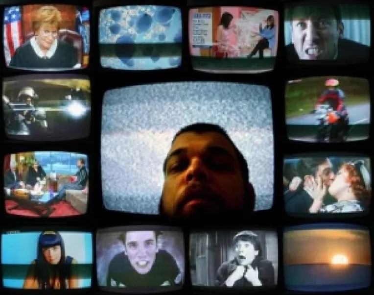 Evadare din realitate: Romanii cauta satisfactii de moment in emisiunile TV