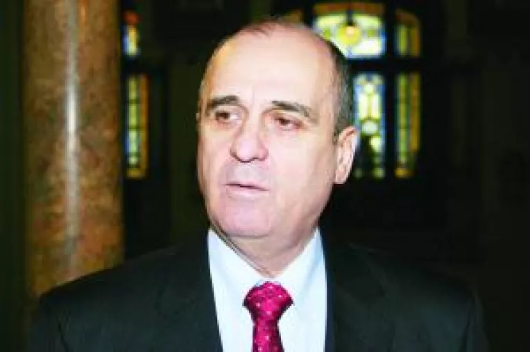 Gelosi pe procentele lui Solomon