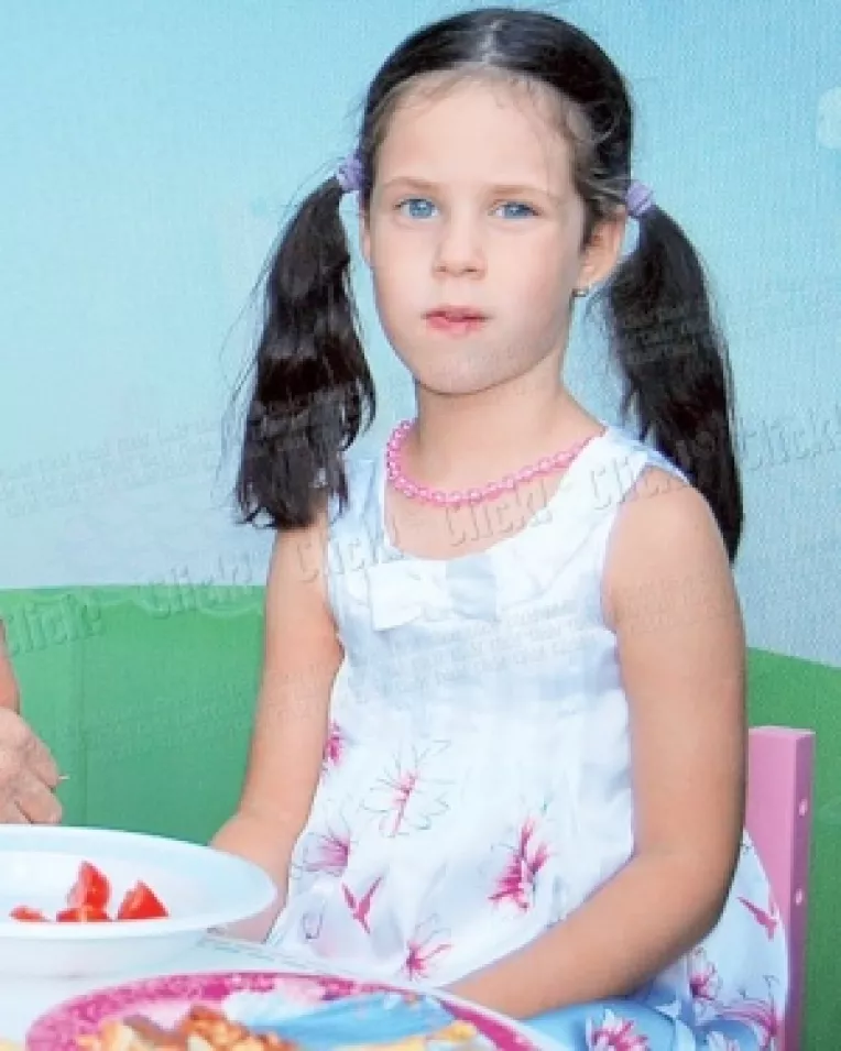 In emisiunea "La Maruta", Stefan Banica o acuza pe fosta lui sotie, Andreea Marin, ca minte prin omisiune