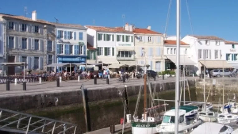 La Flotte, cel mai frumos sat din Franta - un model pentru satele romanesti (2)