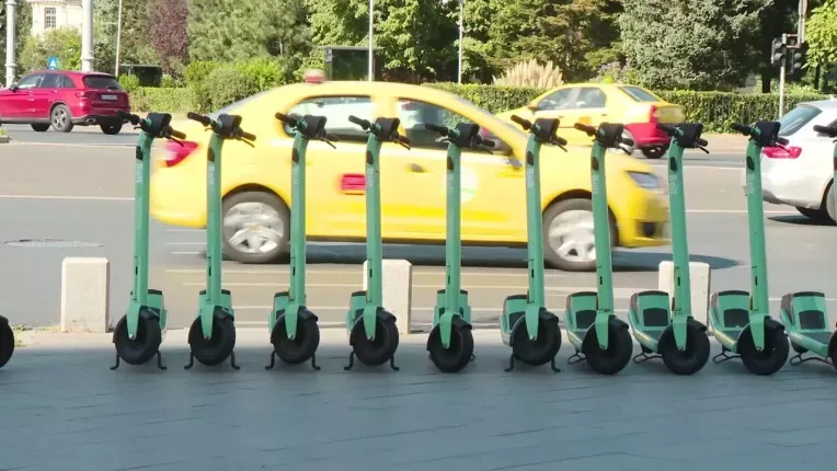 Noi restrictii pentru folosirea trotinetelor. Polita RCA sau test de legislatie, printre propuneri