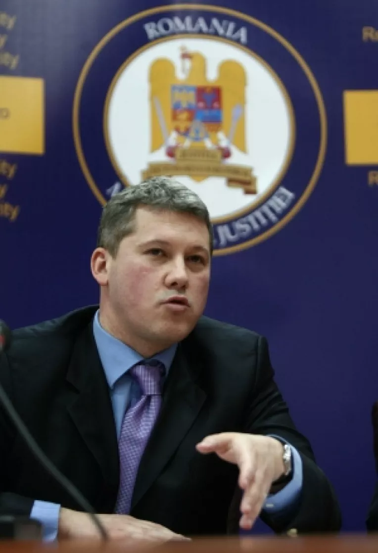 Predoiu condamna blocarea procedurilor judiciare in Parlament