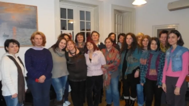 Proiectul "Trei generatii pentru maine", cofinantat din Fondul Social European, sprijina femeile din Bucuresti care cauta un loc de munca