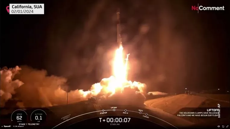 Racheta SpaceX, cu 21 de sateliti Starlink, a fost lansata