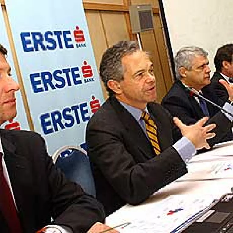 SIF-urile zic "pas" la propunerea de a vinde actiunile detinute la BCR