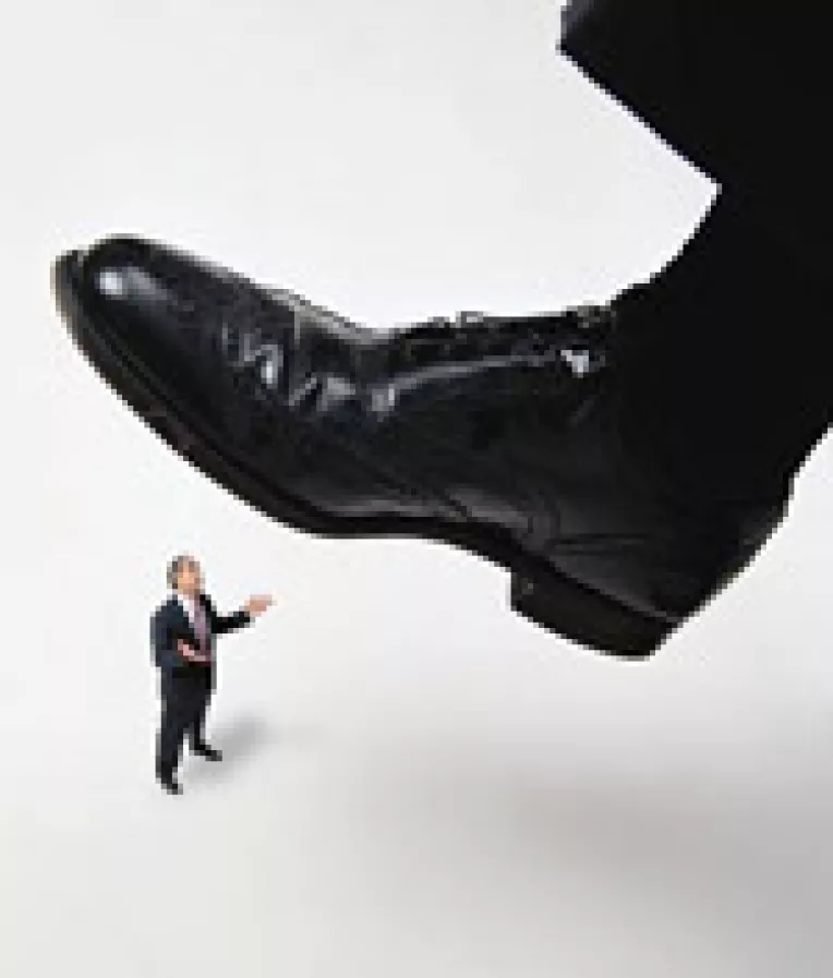 Solutie pentru Pogea: Desfiintarea unui minister, in loc de concediu fara plata 10 zile pentru bugetari