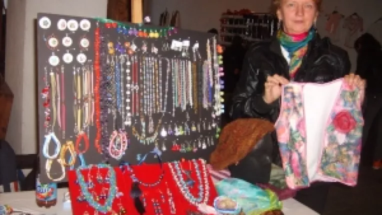 Steluta Alexe: "Fulare din lana si vestute matlasate pentru copii!"