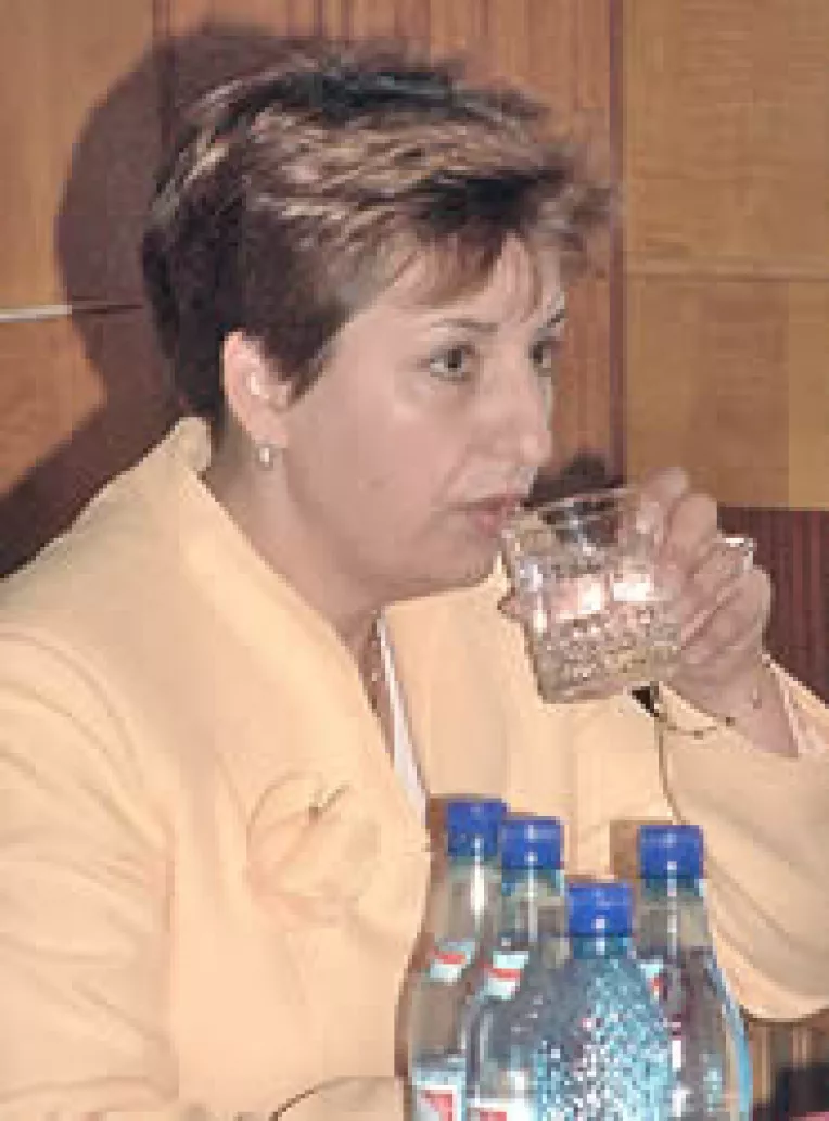 Sulfino, chiar nu vezi ca Manafu a facut din plaja WC public?