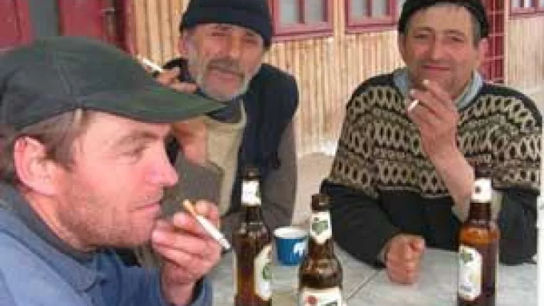 Taxa pe viciu tureaza motoarele evaziunii fiscale. Oltenii nu renunta la tutun