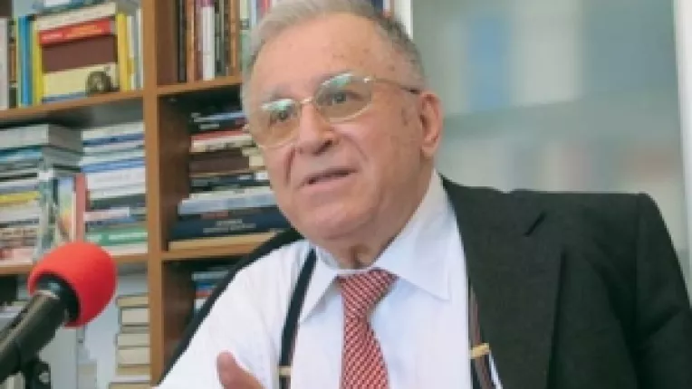 Un eseu important de Ion Iliescu: Constructia democratica a Romaniei (3)