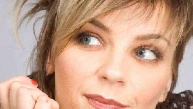 Vedeta tv Gianina Corondan iubeste copiii