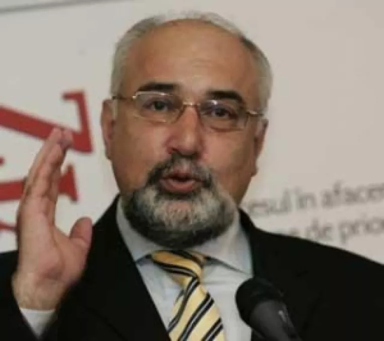 Vosganian: Legea salariilor profesorilor nu va fi aplicata de nimeni